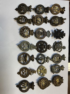 Lot 465 - A quantity of regimental cap badges, to...