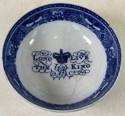Lot 248 - A 19th century pearlware blue and white bowl,...