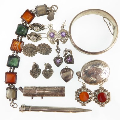 Lot 830 - Various silver items including propelling...