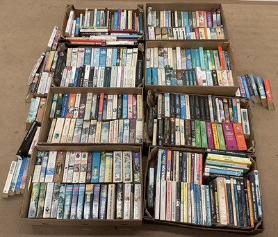 Lot 332 - A large quantity of science fiction and...