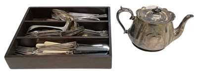 Lot 1082 - A small quantity of silver plated items,...