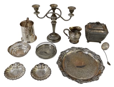 Lot 1084 - A small quantity of silver plated items...