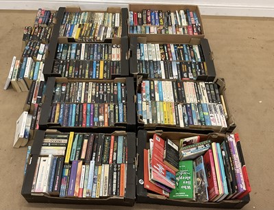 Lot 352 - A large quantity of science fiction and...