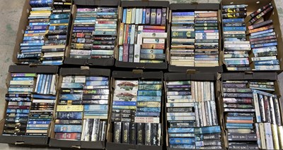 Lot 358 - A large quantity of science fiction and...