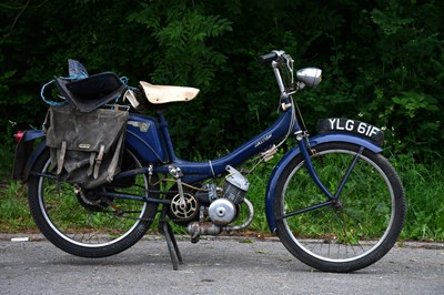 Lot 1305 - RALEIGH; automatic moped model RM6, 49cc,...