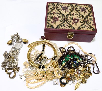 Lot 1581 - An assortment of hallmarked, sterling silver...