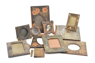 Lot 177 - A collection of Art Nouveau and Secessionist...