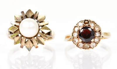 Lot 1352 - Two 9ct yellow gold rings, one set with a...
