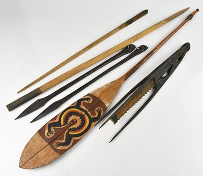 Lot 1531 - A reproduction paddle, two reproduction hand...
