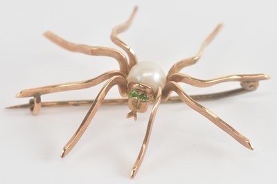 Lot 1468 - An Edwardian yellow metal emerald and seed...