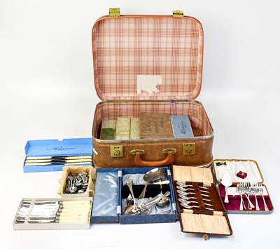 Lot 538A - Mixed metalware, comprising a set of Viners...