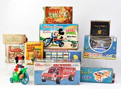 Lot 658 - Vintage, mainly boxed, tinplate and other toys,...