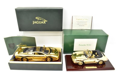 Lot 381 - Two collectors' diecast scale models of...