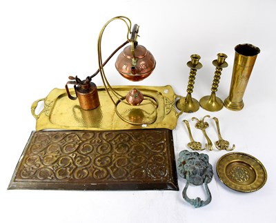 Lot 194 - A mixed lot of copper and brass ware to...