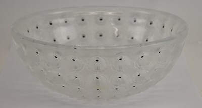 Lot 355 - RENÉ LALIQUE (French, 1860-1945); a 'Nemours'...