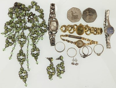 Lot 1247 - Various items of costume jewellery to include...