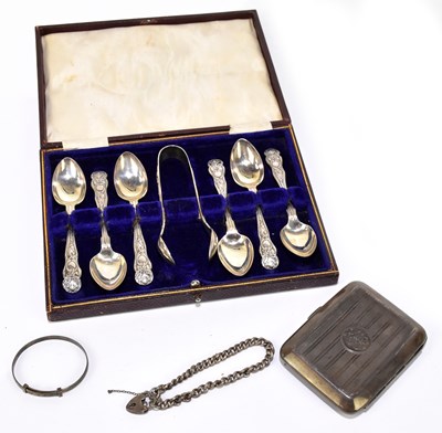 Lot 1104 - RAENO SILVER PLATE CO LTD; a cased set of six George V hallmarked silver tea spoons