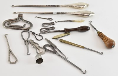 Lot 255 - Sixteen various button hooks including...