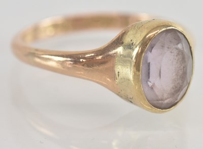 Lot 1298 - A 9ct yellow gold amethyst set signet ring,...