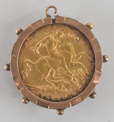 Lot 1620 - A George V 1914 half sovereign, 1914, in 9ct...