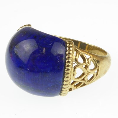 Lot 1044A - A 9ct yellow gold dress ring with lapis style...