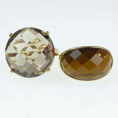 Lot 1086 - Two 9ct gold dress rings, both with large cut...