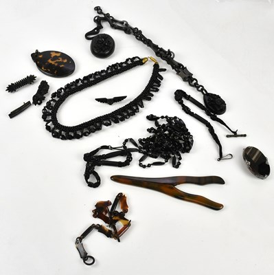 Lot 126 - A collection of Victorian and later jewellery,...
