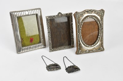 Lot 2087 - WILLIAM VALE & SONS; an Edward VII hallmarked...