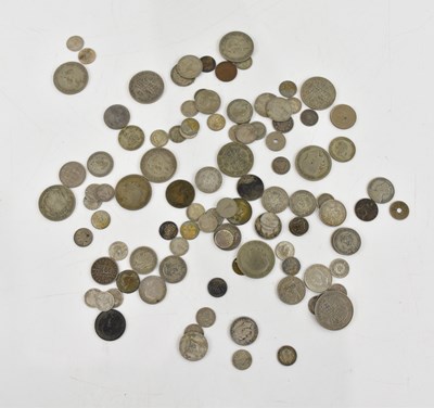 Lot 2553 - A small selection of assorted coins, including...