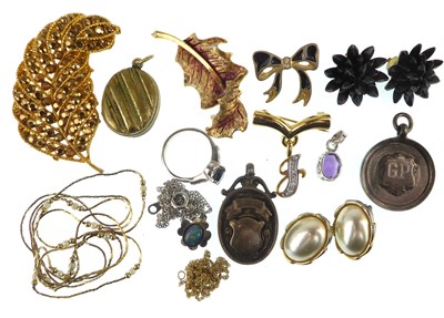 Lot 1239 - Mixed costume jewellery to include silver fobs,...