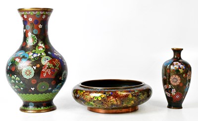 Lot 187 - Three pieces of cloisonné ware, comprising a...
