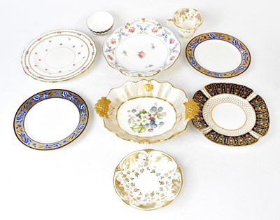 Lot 258 - COALPORT ; a 19th century tea bowl and two...