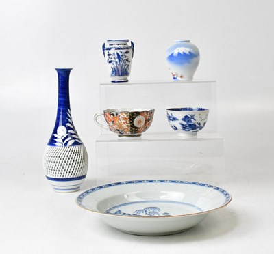 Lot 186 - Six pieces of Chinese and Japanese porcelain,...