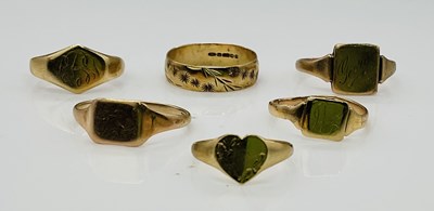 Lot 1055 - Six 9ct gold signet rings, combined approx 11.5g.