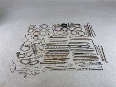 Lot 1091 - A large collection of costume jewellery,...