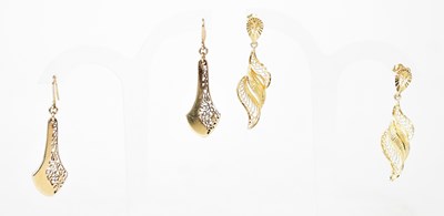 Lot 875 - A pair of 9ct yellow gold drop earrings,...