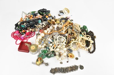 Lot 565 - A large collection of assorted costume...