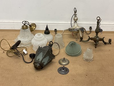 Lot 2723 - A quantity of decorative lighting, comprising...