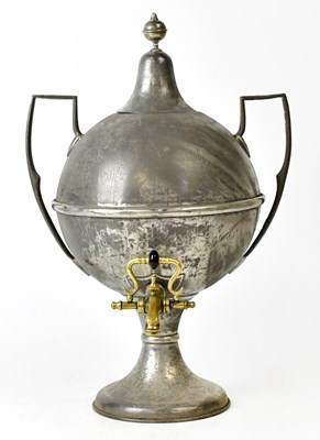Lot 539 - A small mixed lot of metalware, including a...