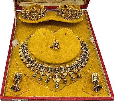 Lot 761 - An important parure of yellow metal and...