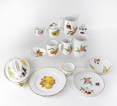 Lot 425 - ROYAL WORCESTER; an 'Evesham' ware part dinner...