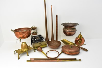 Lot 886 - A quantity of mixed brass and copper items...