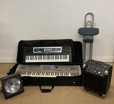 Lot 2335 - ROLAND; a Discover 5 electric key board,...