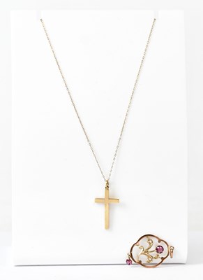 Lot 1098 - A 9ct rose gold Edwardian-style openwork...