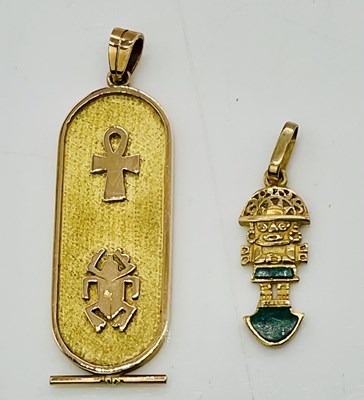 Lot 818 - An 18ct yellow gold and malachite set South...