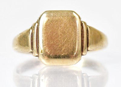 Lot 1072 - A 9ct gold signet ring with blank rectangular...