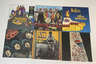 Lot 2553 - THE BEATLES; 'Sgt. Pepper' double album,...