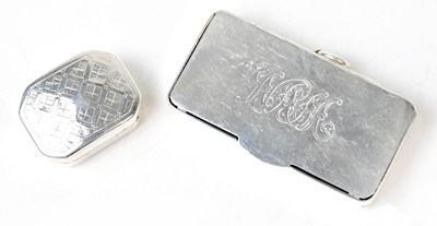 Lot 969 - A George III hallmarked silver small...