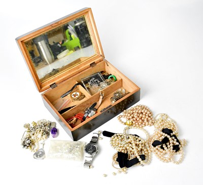 Lot 1136 - Various items of modern, vintage and antique...