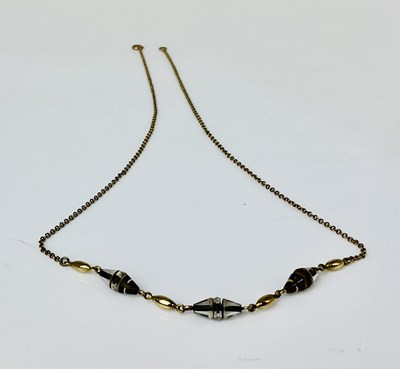 Lot 933 - A 9ct gold necklace, length 45cm, 3.3g